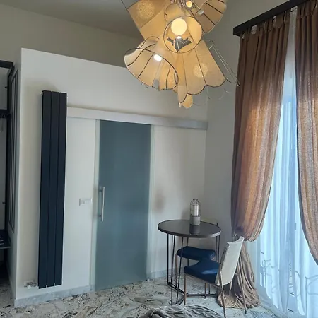 Habitare & Salento ليتشي